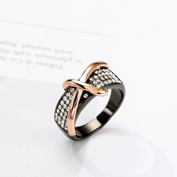 Fashion Crossover Statement Ring,  AAA Crystal Setting Cocktail Ring - Picture 4 of 5